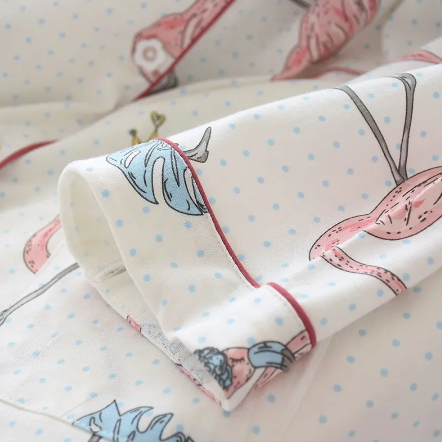 broderie sur pyjama femme flamant rose