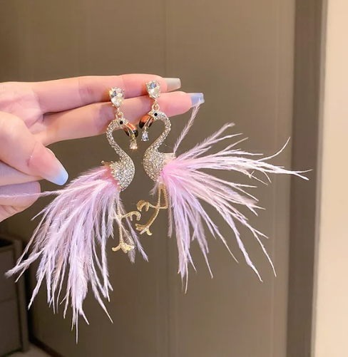 boucles d'oreilles flamant rose avec plume strass et cristal