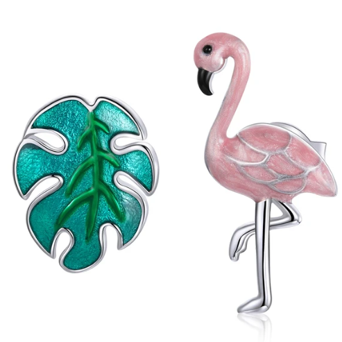 boucle d oreille flamant rose avec feuille bananier tropical asymetrique
