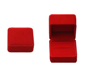 boite cadeau pour offrir une bague