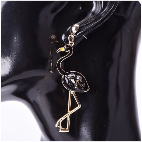 belles boucles d'oreilles flamant rose pour femme chic