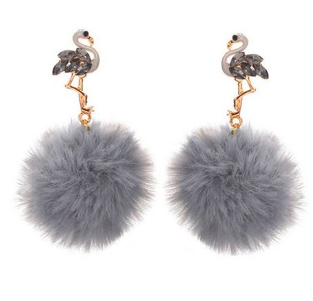 boucles d'oreilles originales flamant rose et pompon gris