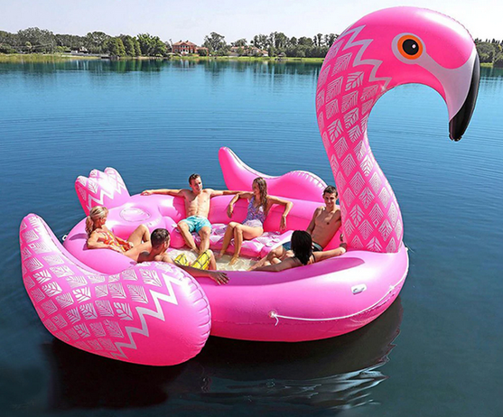 bateau flamant rose bouee lac piscine plage