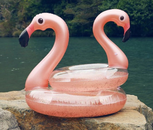 accessoire de plage tendance flamant rose