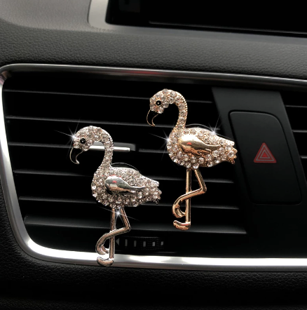 desodorisant voiture flamant rose