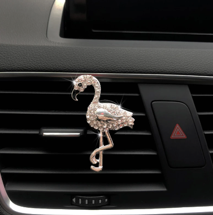 desodorisant voiture en forme de flamant rose