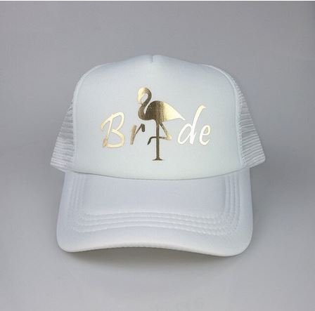 casquette blanche avec flamant rose en or