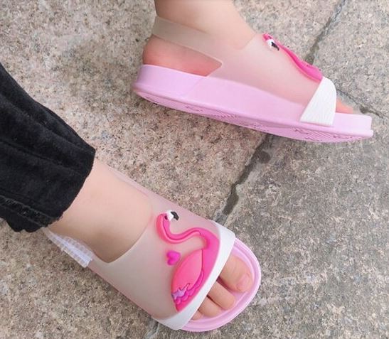 tong avec attache pour enfant flamant rose