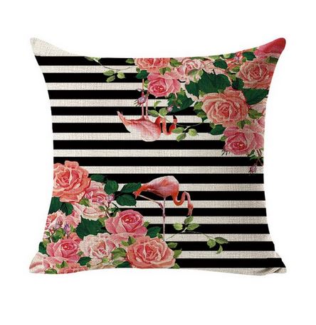 housse de coussin flamant rose et fleurs roses avec rayures noir et blanc