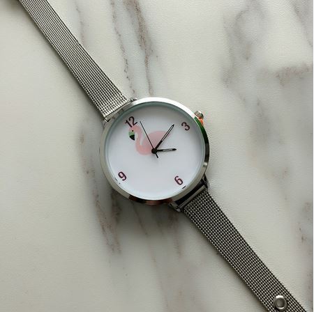 montre large flamant rose maille argenté