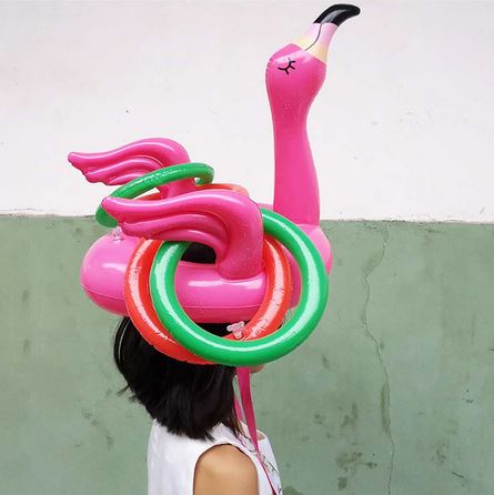 flamant rose gonflable pour jouer