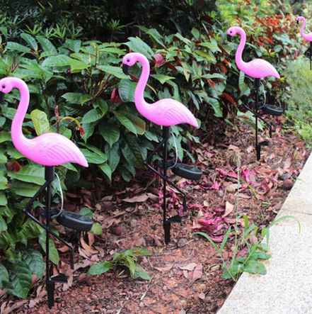 lampe solaire flamant rose jardin déco