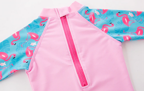 maillot qui ne laisse pas passer les rayons du soleil