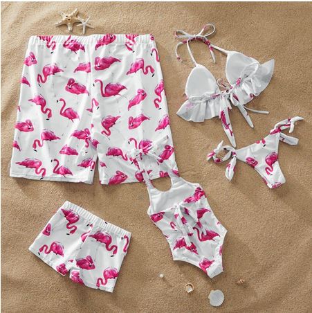 short homme et maillot femme assortis flamant rose