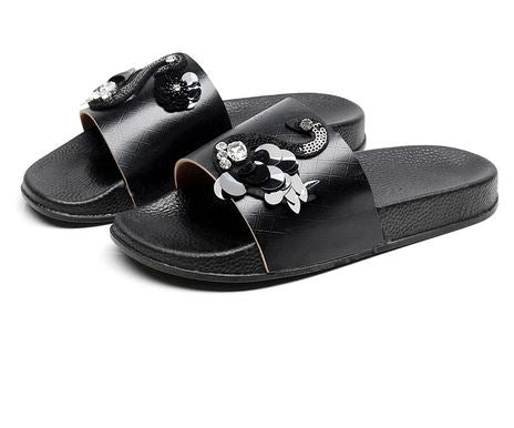 mules noires flamant rose chic