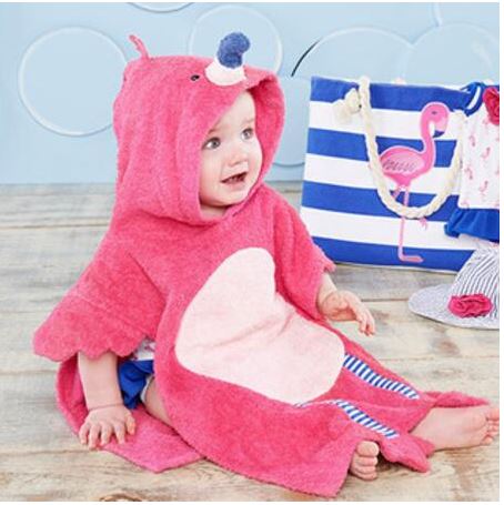 serviette a capuche pour bebe flamant rose