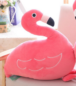 peluche flamant rose maintien la tete