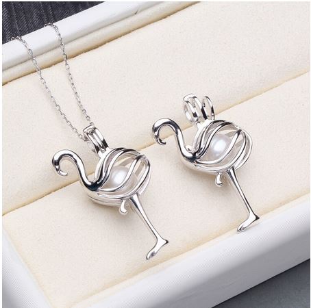 pendentif flamant rose avec perle