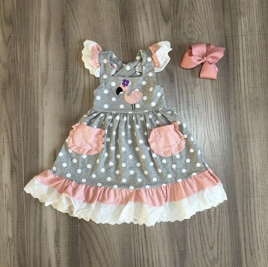 robe flamant rose avec volants