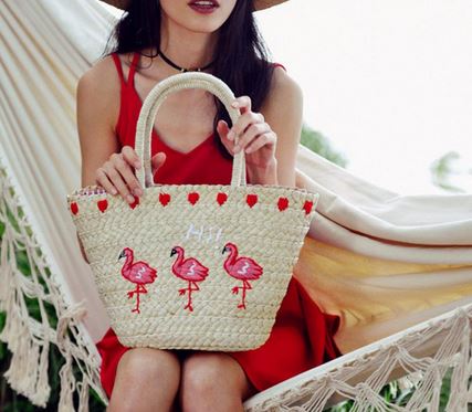panier cabas flamant rose paille plage piscine shopping