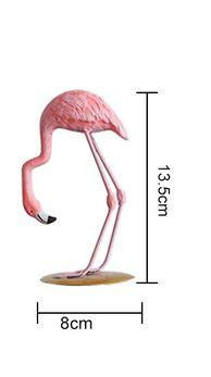 statue flamant rose sur socle
