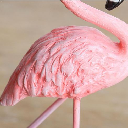 statue flamant rose plumes