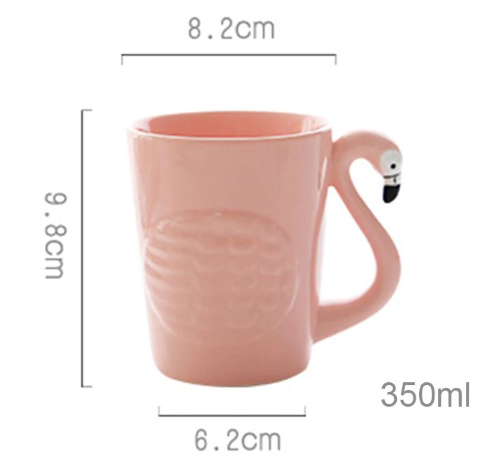 tasse avec la tete du flamant rose comme poignet