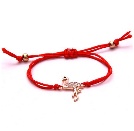 bracelet rouge avec flamant rose or