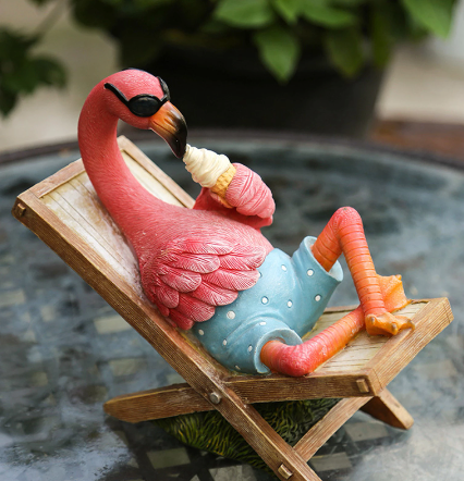 statue flamant rose rigolo