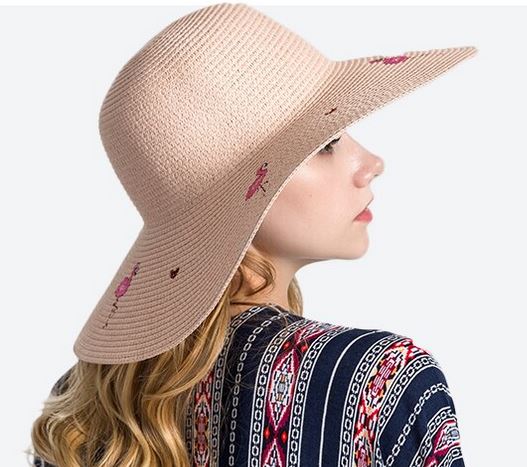 chapeau femme en paille avec flamant rose tendance