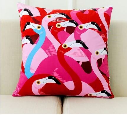 coussin avec flamant rose de couleurs