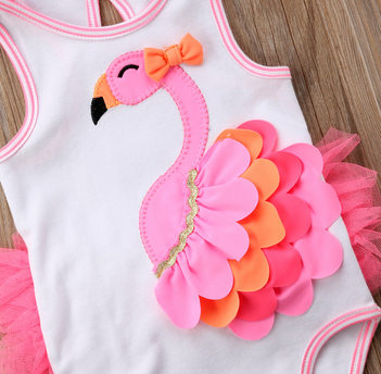 maillot fille tendance ete 2020 2021 flamant rose