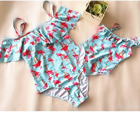 maillots mere fille assortis avec flamant rose