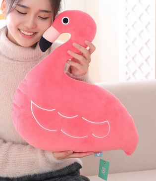 coussin peluche flamant rose