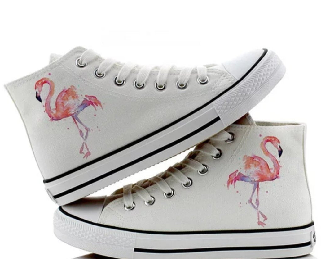 Converse blanches avec flamant rose 
