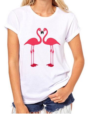 flamant rose sur t-shirt femme couple amoureux valentin
