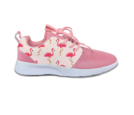 tennis tendance avec flamant rose sur une patte