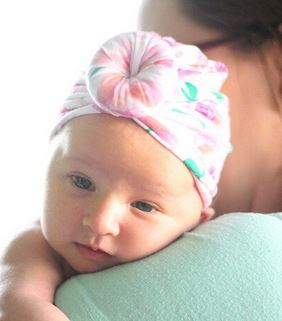 turban doux flamant rose pour bébé